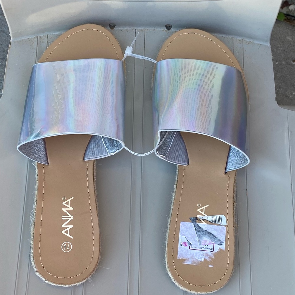 Silver sandals in 8.5